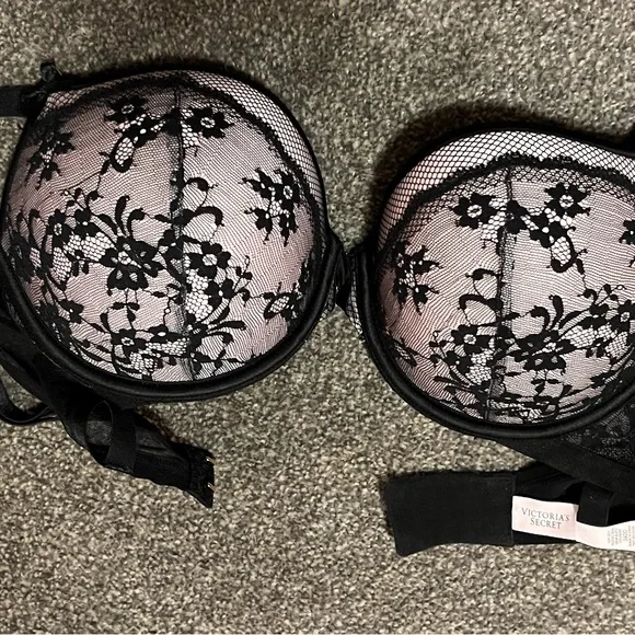 Victoria’s Secret bra, last chance, going to Goodwill - Picture 3 of 4
